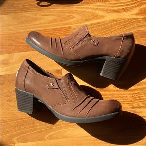 Earth origins leather mules clogs slip ons